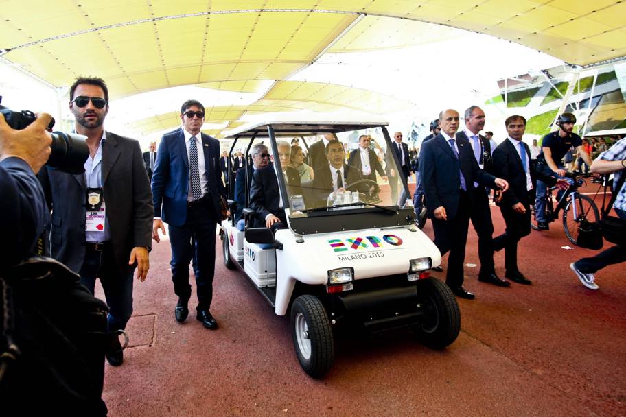La visita del presidente della Repubblica, Sergio Mattarella, a Expo 2015 (Ansa)